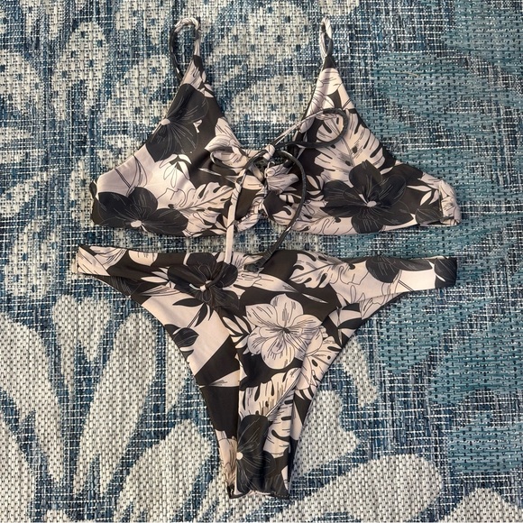 🌺Stone Fox Swim Bikini🌺 - Picture 3 of 7